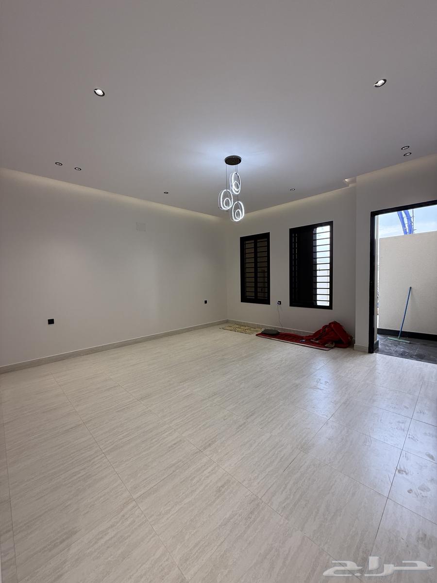 للبيع روف ارضي ببايكة سياره وحوش وسيع ف ابها المحاله64240137142275114