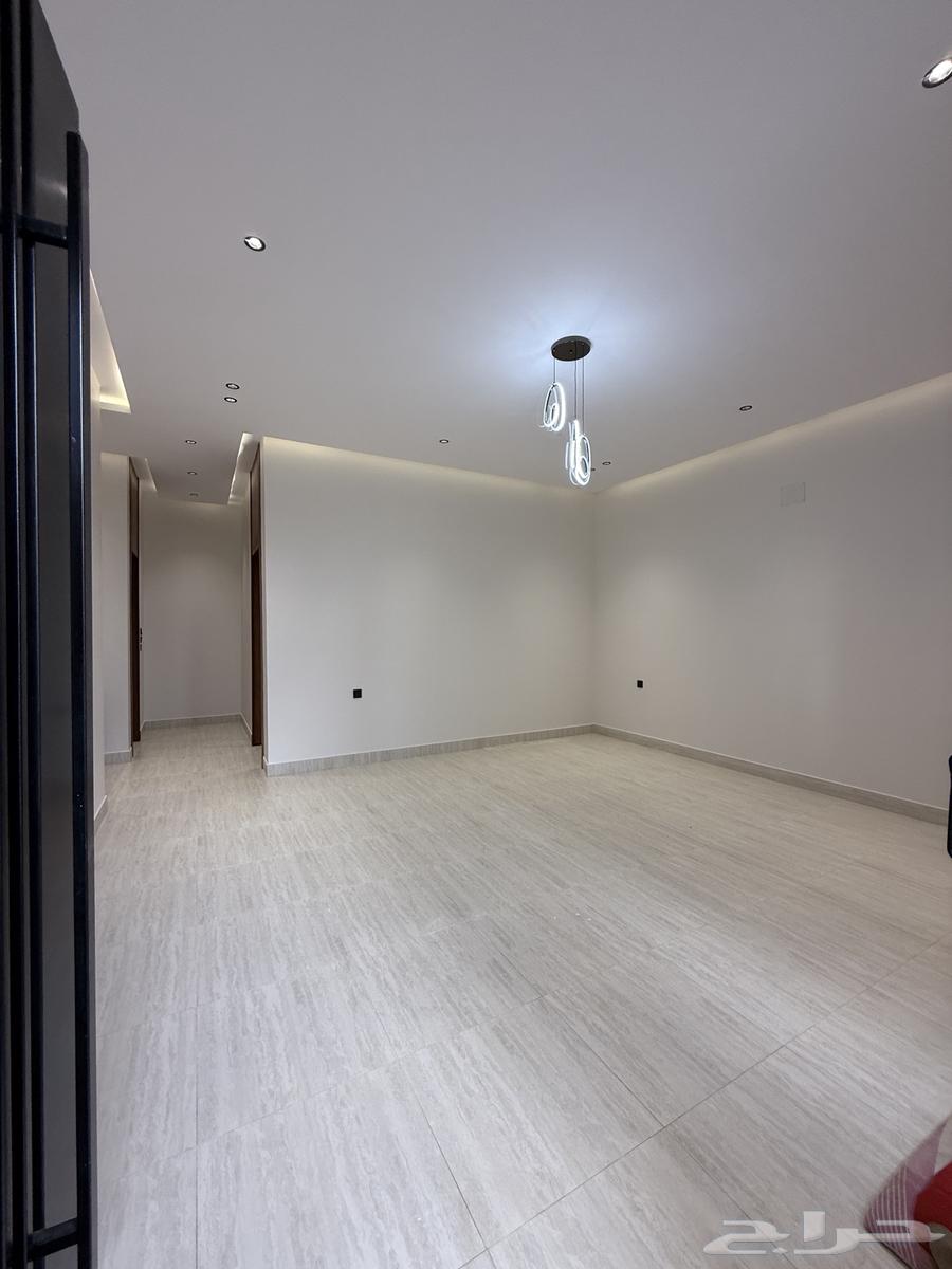 للبيع روف ارضي ببايكة سياره وحوش وسيع ف ابها المحاله64240137142275113