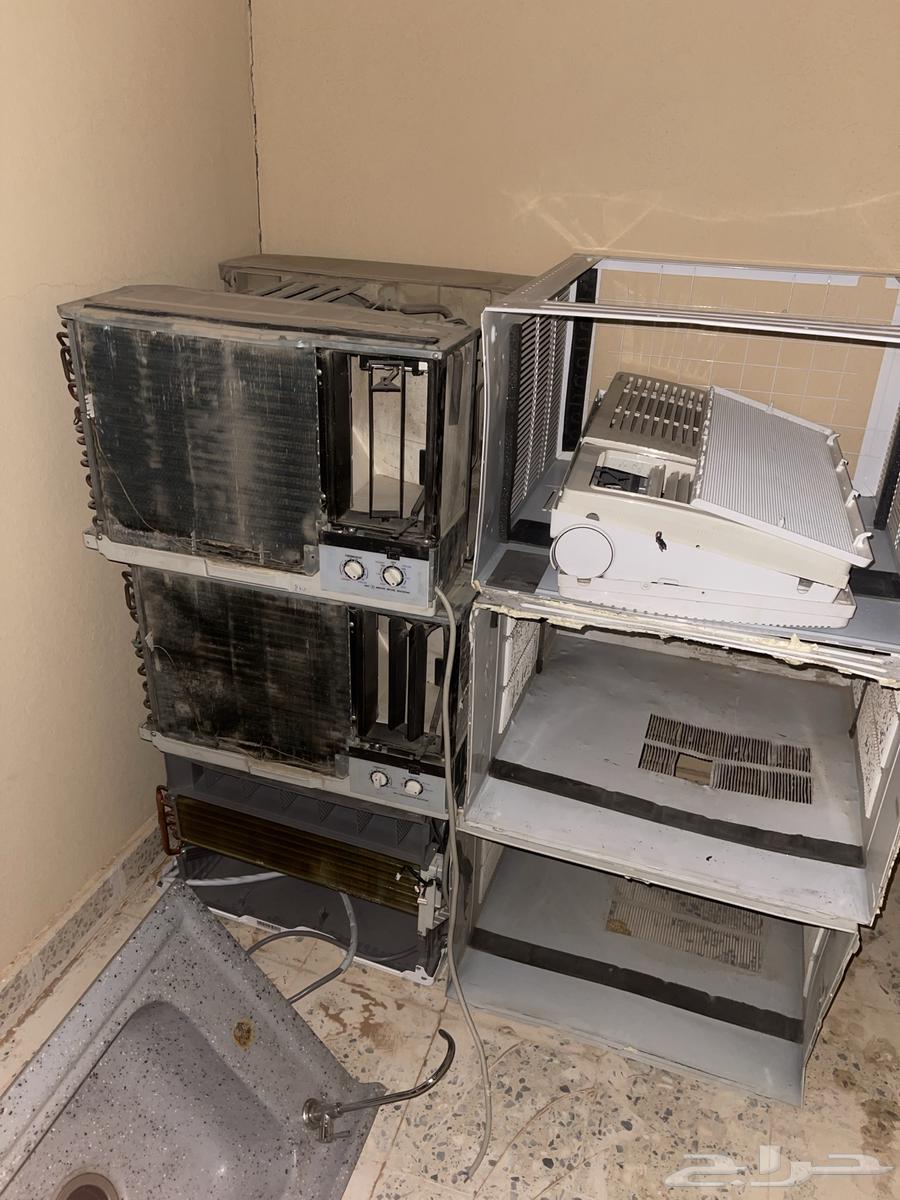 Three window air conditioners, one of them is a split window Media 1864241149693571110