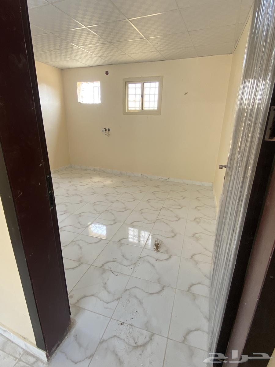 قرف عزاب للاجارة منها 1064237605201410111