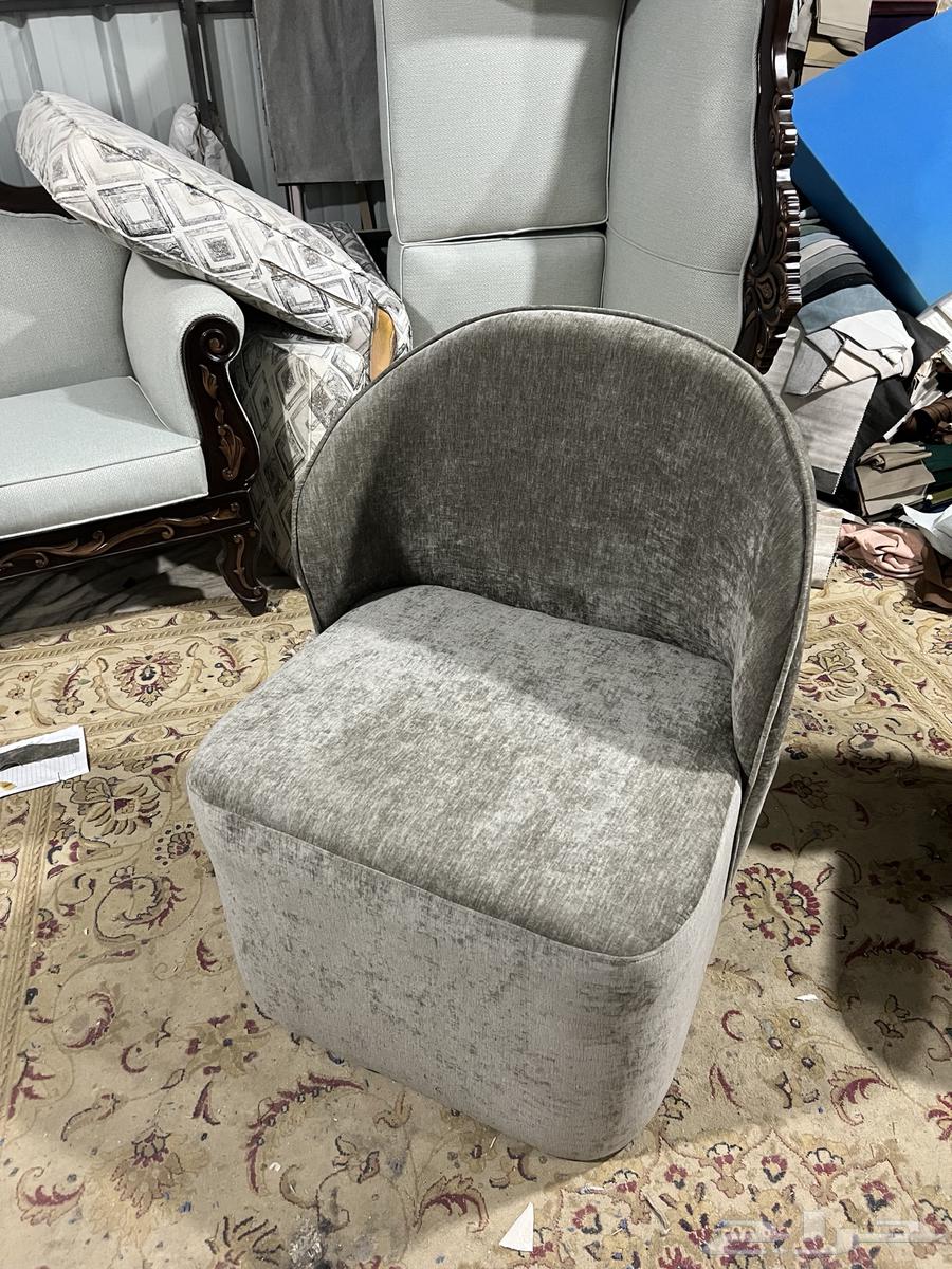 Upholstery of sofas, chairs and seating areas, curtains64240954664578111