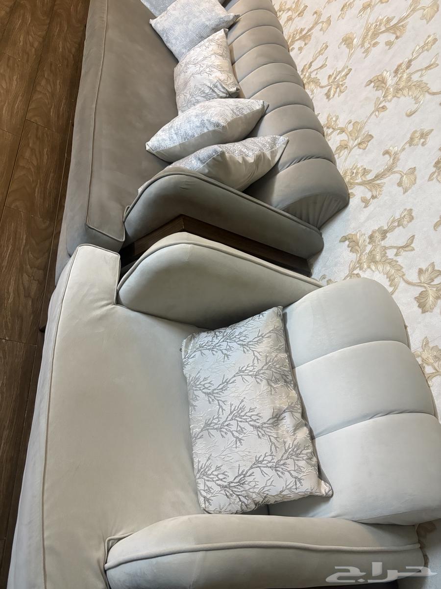 كنب مكون من 3 كبيرة و2 صغيرة استخدام اقل من سنة64240952493955110