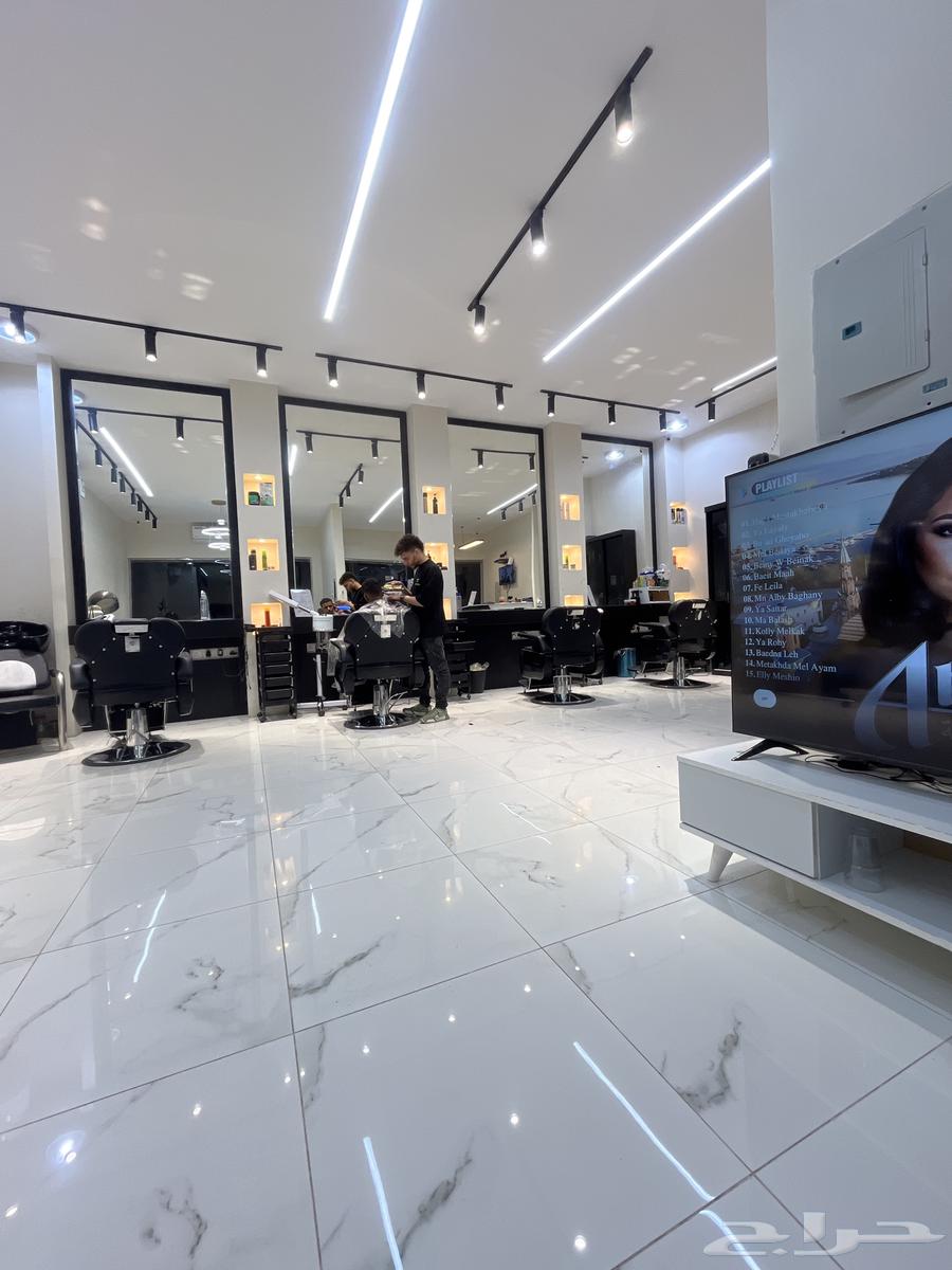 حلاق للتقبيل جديد64240451664386110