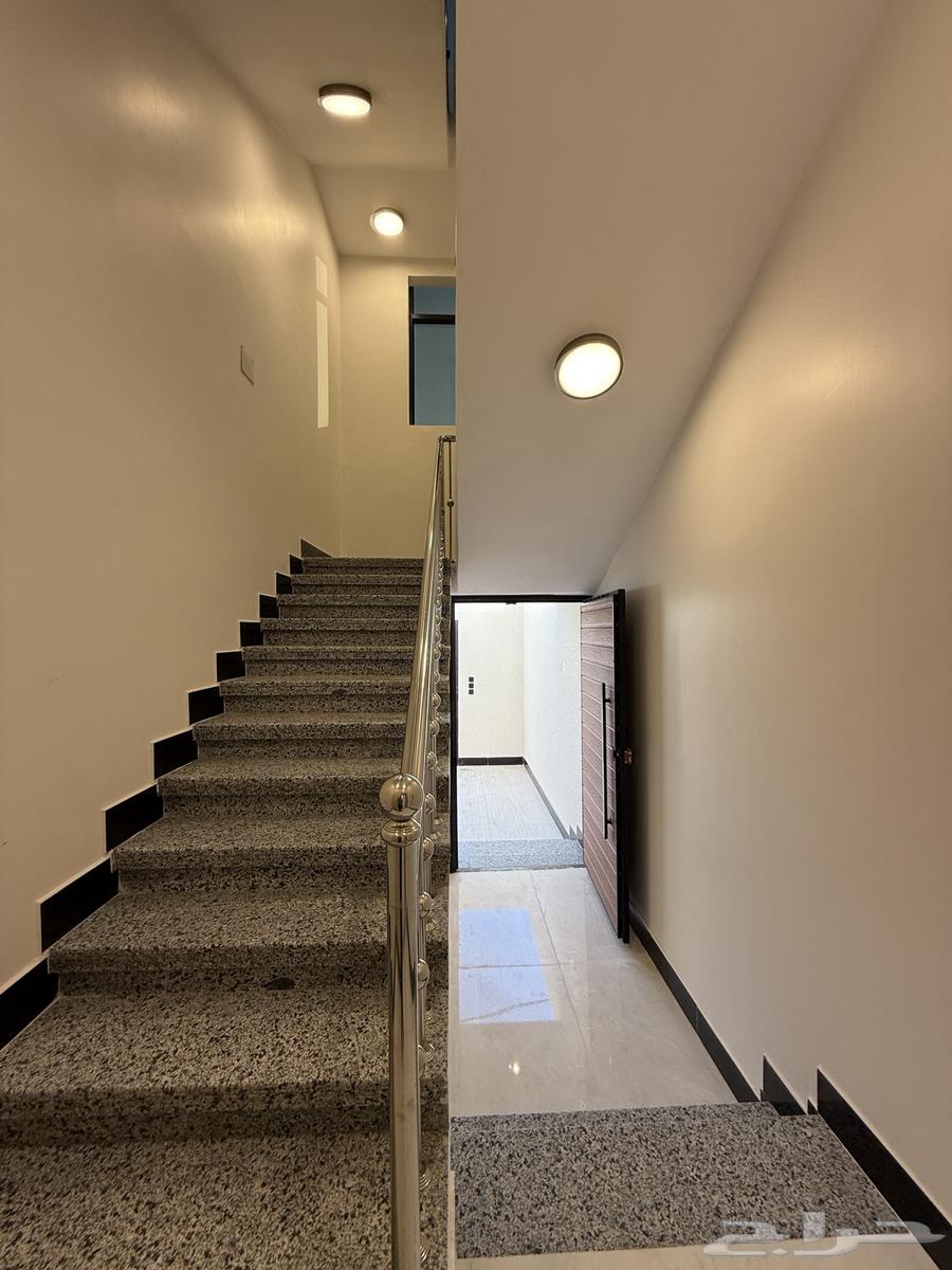 للبيع روف علوي بملحق تشطيب vip ف احد رفيده وسط الخدمات64240289657089114