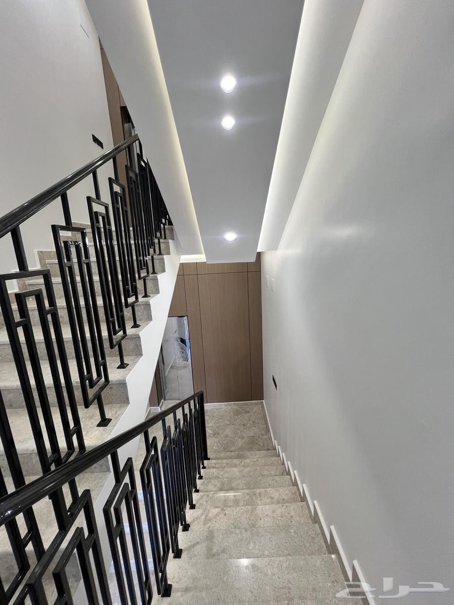 فيلا روف للبيع في ابها المحاله حي الزهور64240289828737112