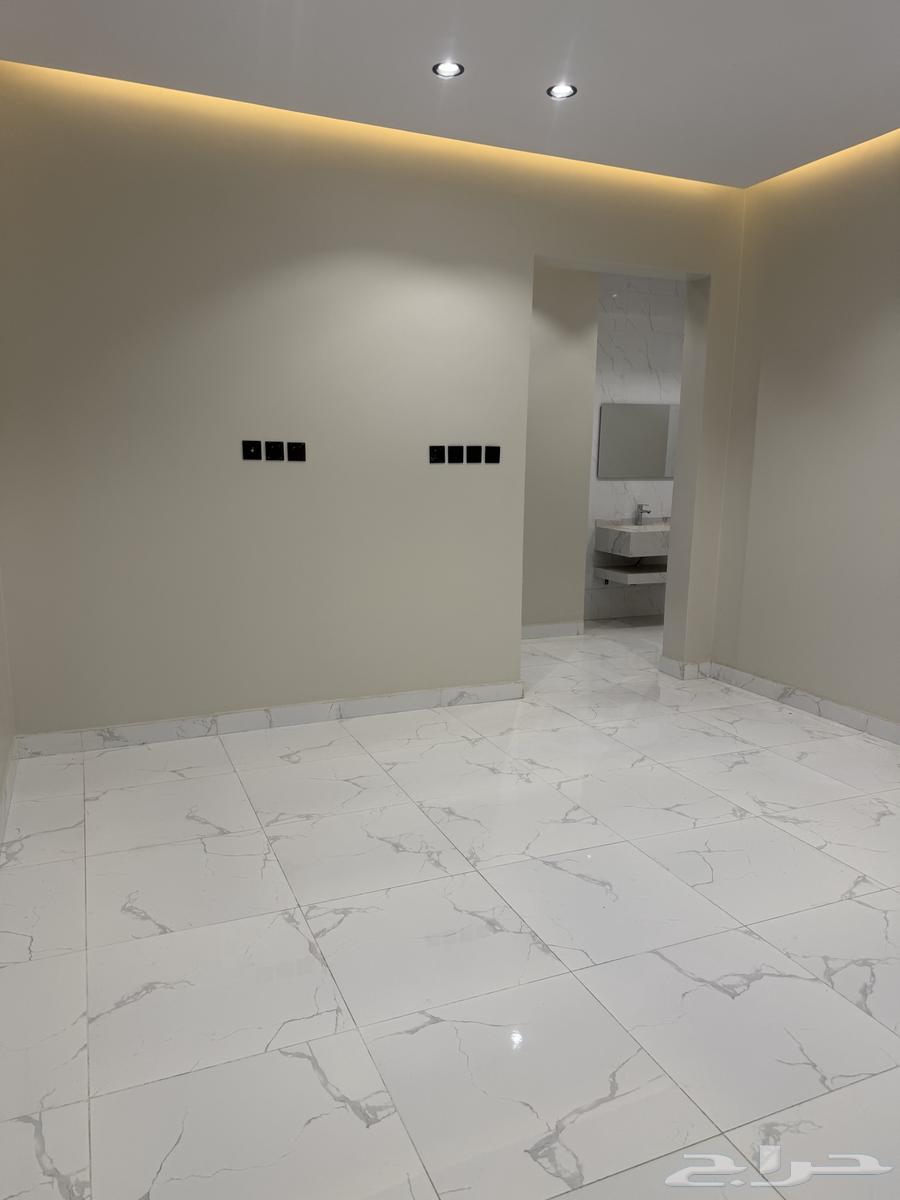 شقه بحي النظيم للبيع64240136561537111