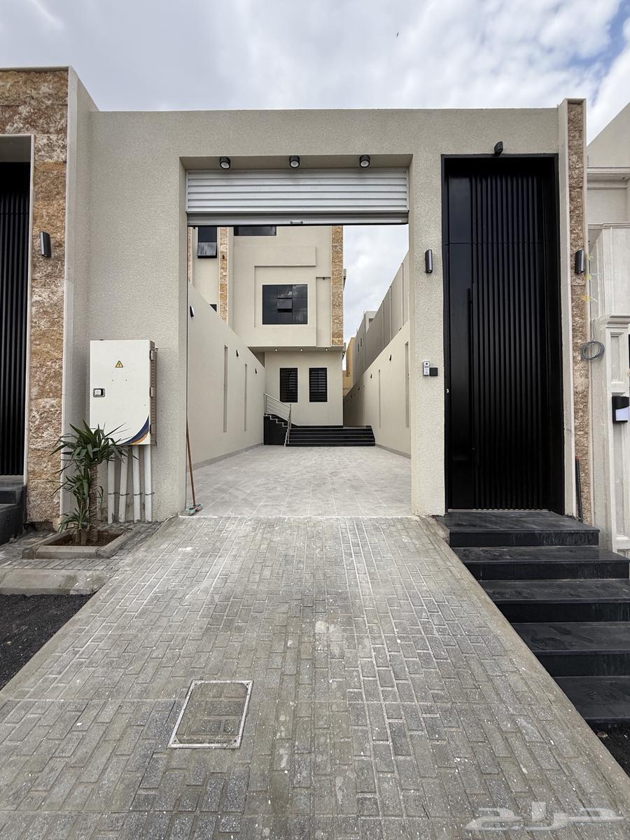 للبيع روف ارضي ببايكة سياره وحوش وسيع ف ابها المحاله64240137142275111