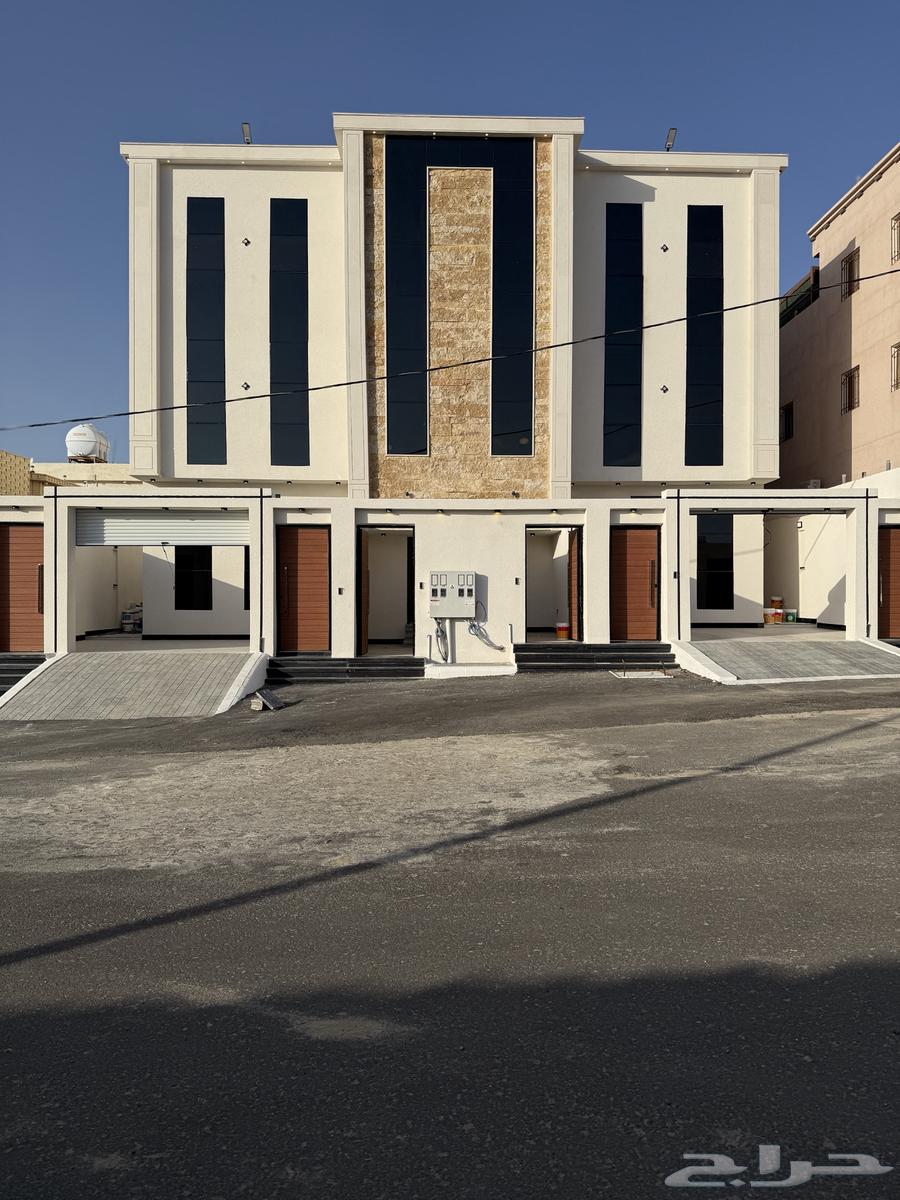 للبيع روف علوي بملحق تشطيب vip ف احد رفيده وسط الخدمات64240289657089111