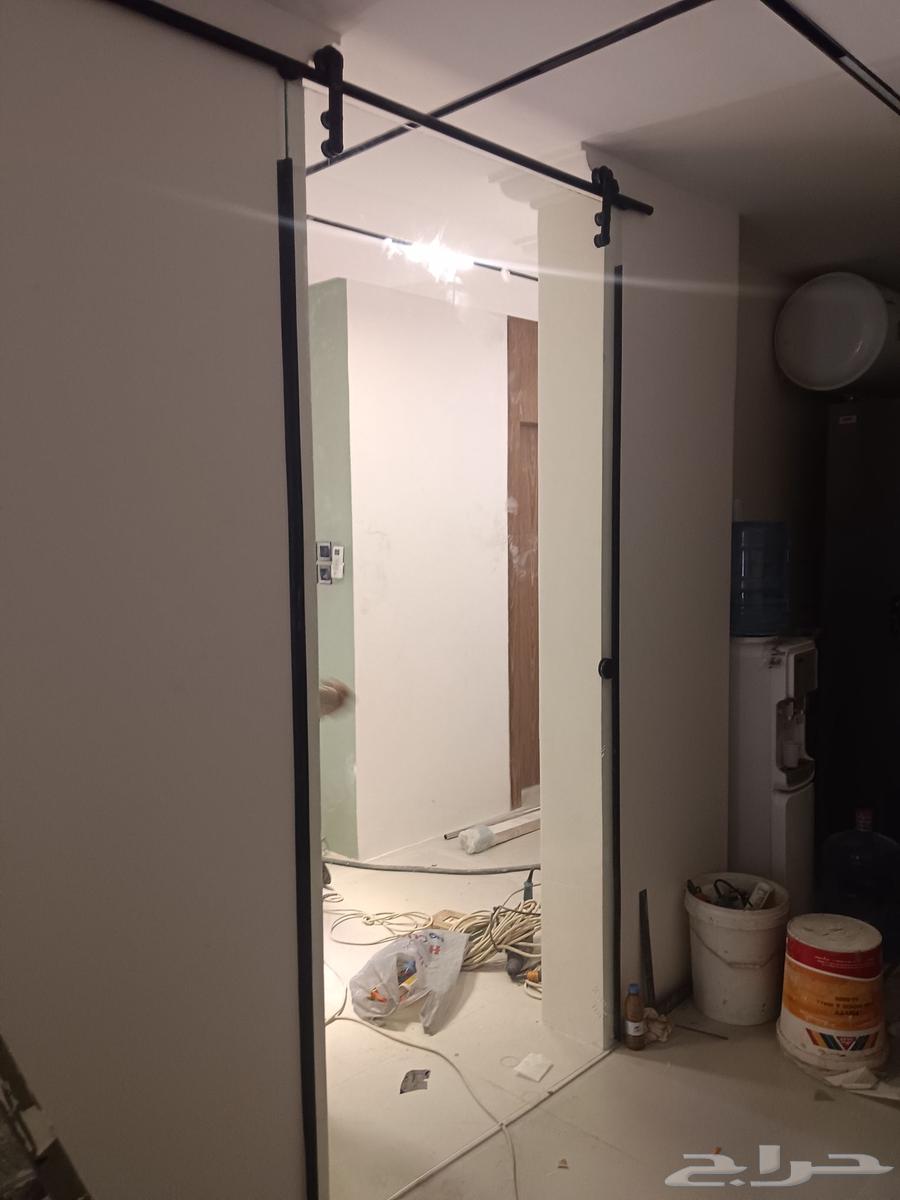 Secret glass and office partitions with installation of reflective stickers64240459328515114