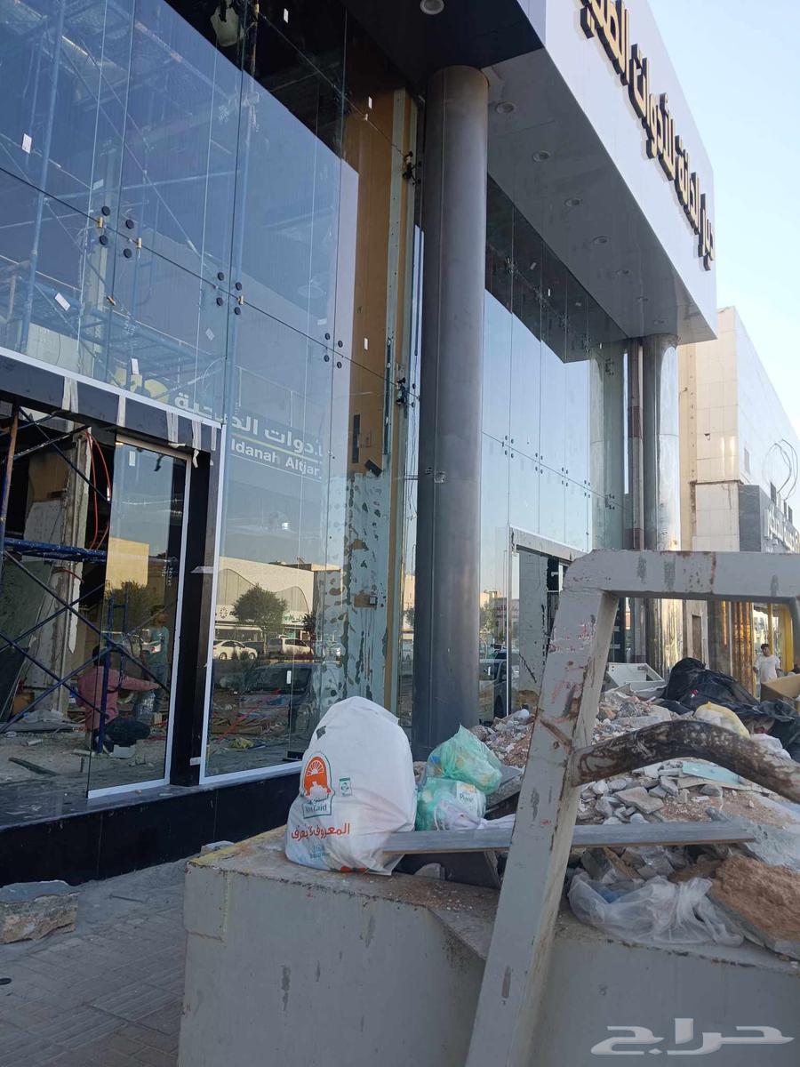 Secret glass and office partitions with installation of reflective stickers64240459328515112