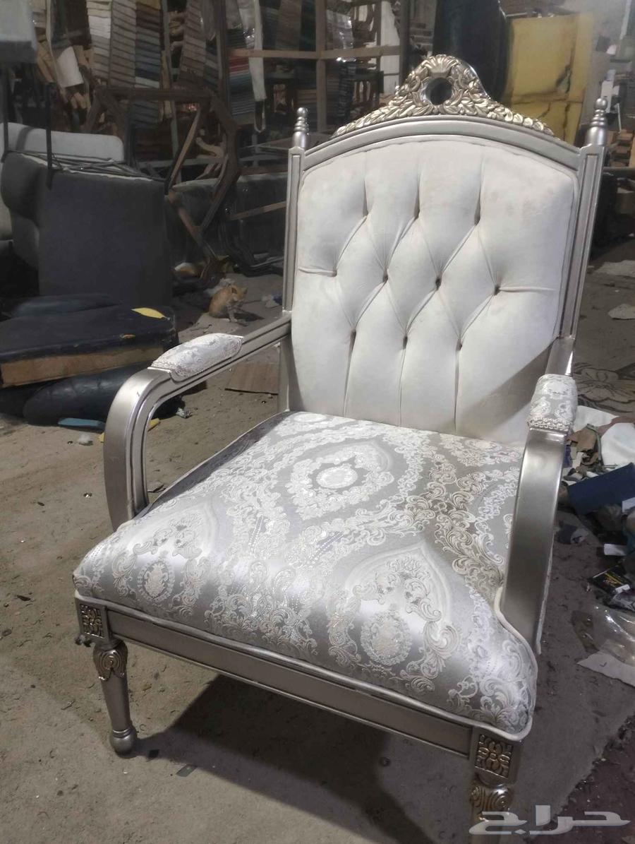 Upholstery of sofas, seating areas, and fabric replacement64241149341058111