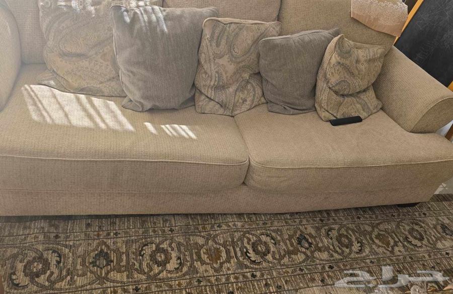 Cutting and repairing new and used sofas on the same day64244668993409111