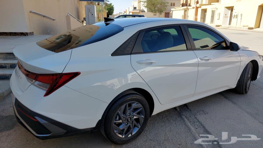 Hyundai Elantra 2024 model available with driver64240954731266111