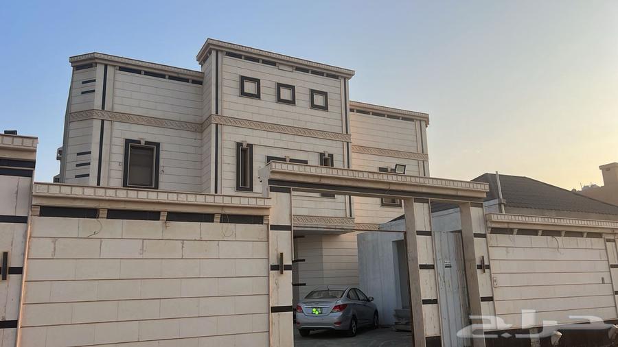 شقة 5 غرف مدخلين بالفروسية للإيجار64240449957633110