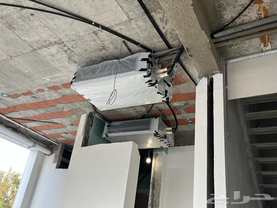 Fully internally and externally insulated duct with device installation method64240951255425112