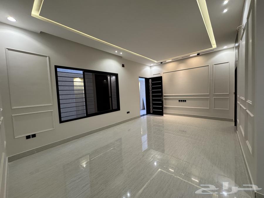 للبيع دور ارضي في حي الجنادرية(مخطط المعالي)64240291109635111