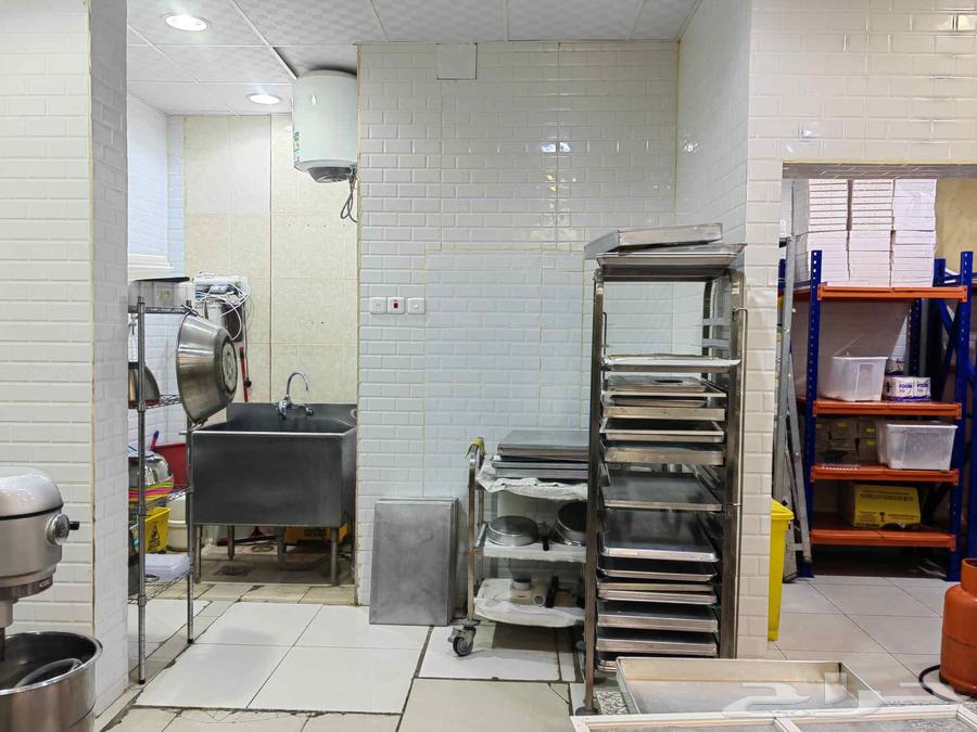 فرصة تجارية للتقبيل محل حلا ومعمل على طريق المية64240451337475114