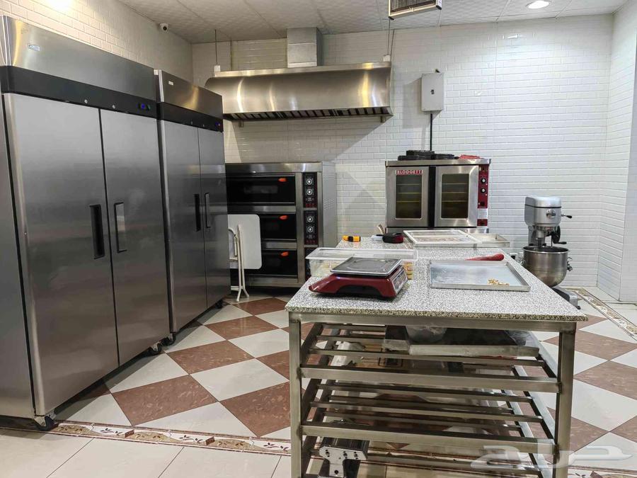 فرصة تجارية للتقبيل محل حلا ومعمل على طريق المية64240451337475111