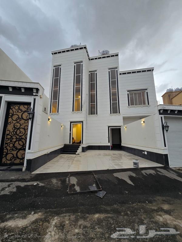 للبيع روف علوي مع ملحق تشطيب راقي خلف مستشفى الألماني 620الف64240450111618110