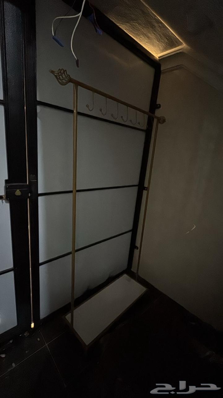 Objects in the picture, all are intact64244832107267112