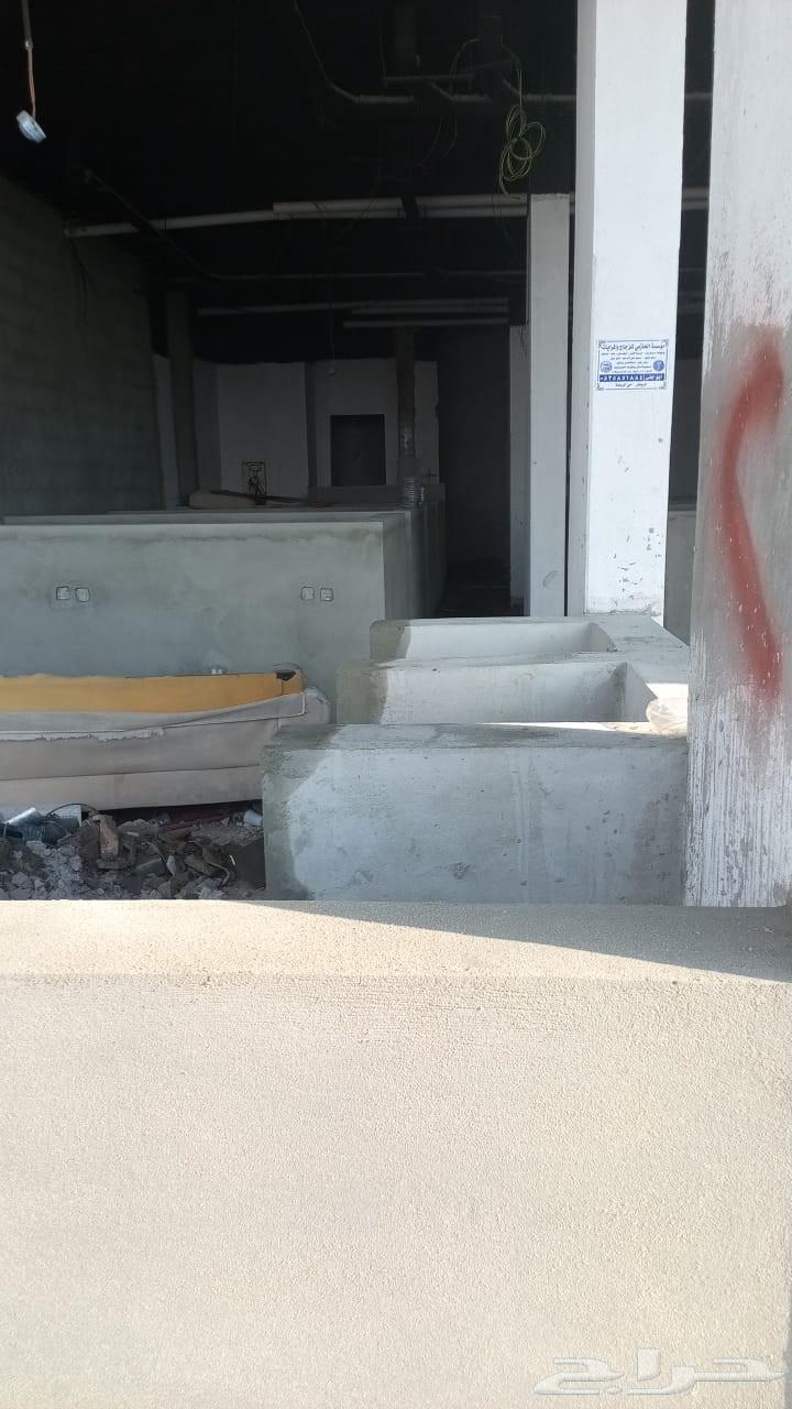 Ceramic Tile Technician in Banai Tiles, Breaking and Repairing64241844510849114