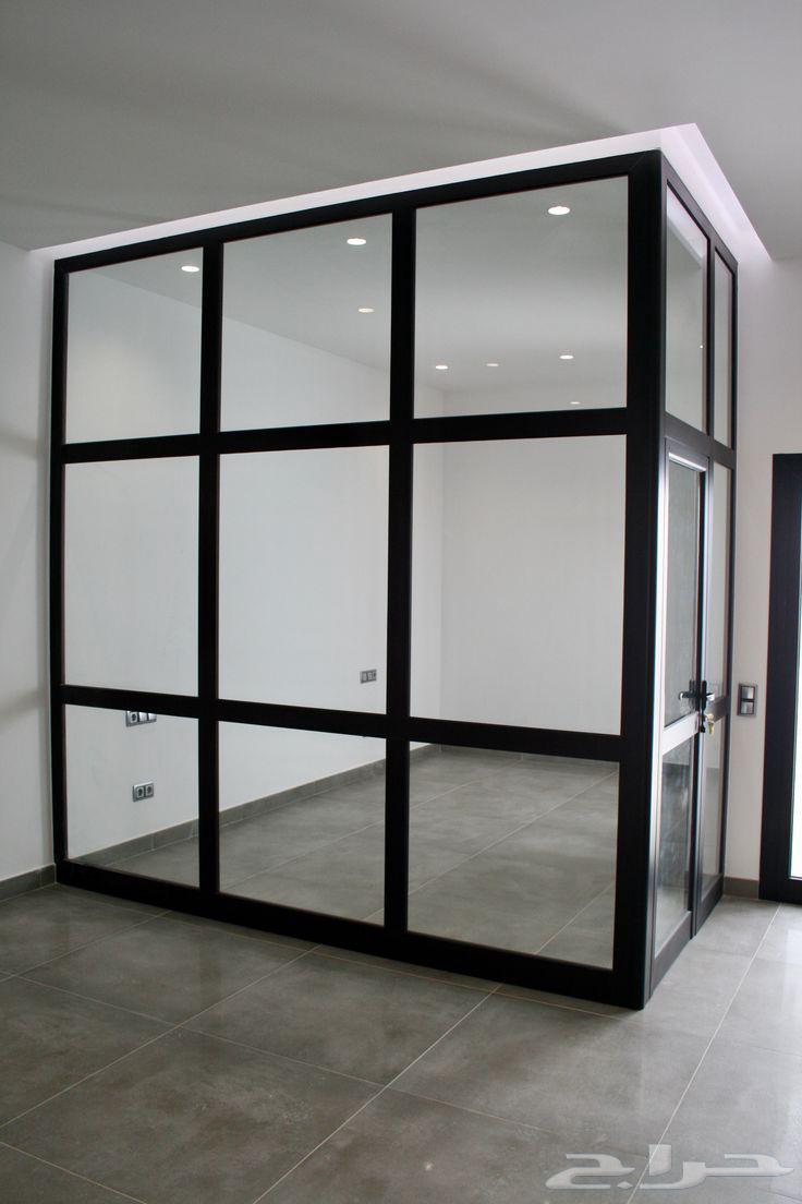 Aluminum technician for detailing and installing facades, windows, grilles, and doors64244669793282111