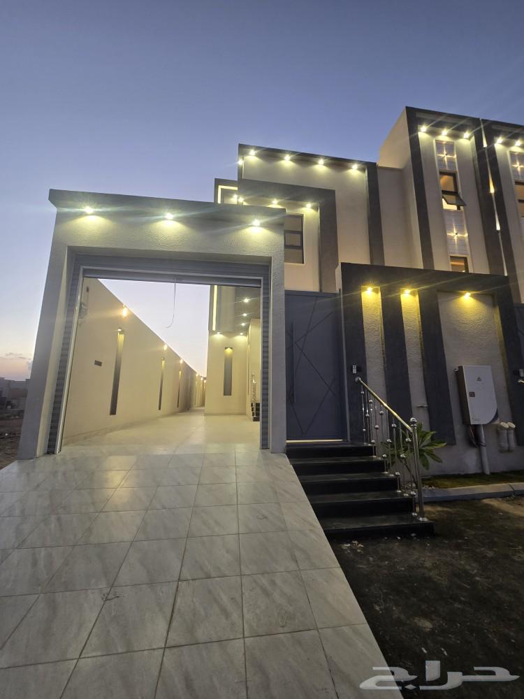 للبيع دور أرضي 6غرف علي ثلاث شوارع VIP من 580 ألف ط الثمانين64240289598594113