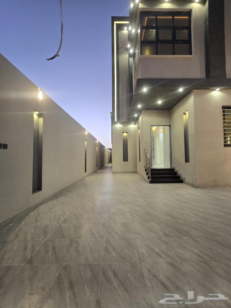 للبيع دور أرضي 6غرف علي ثلاث شوارع VIP من 580 ألف ط الثمانين64240289598594114