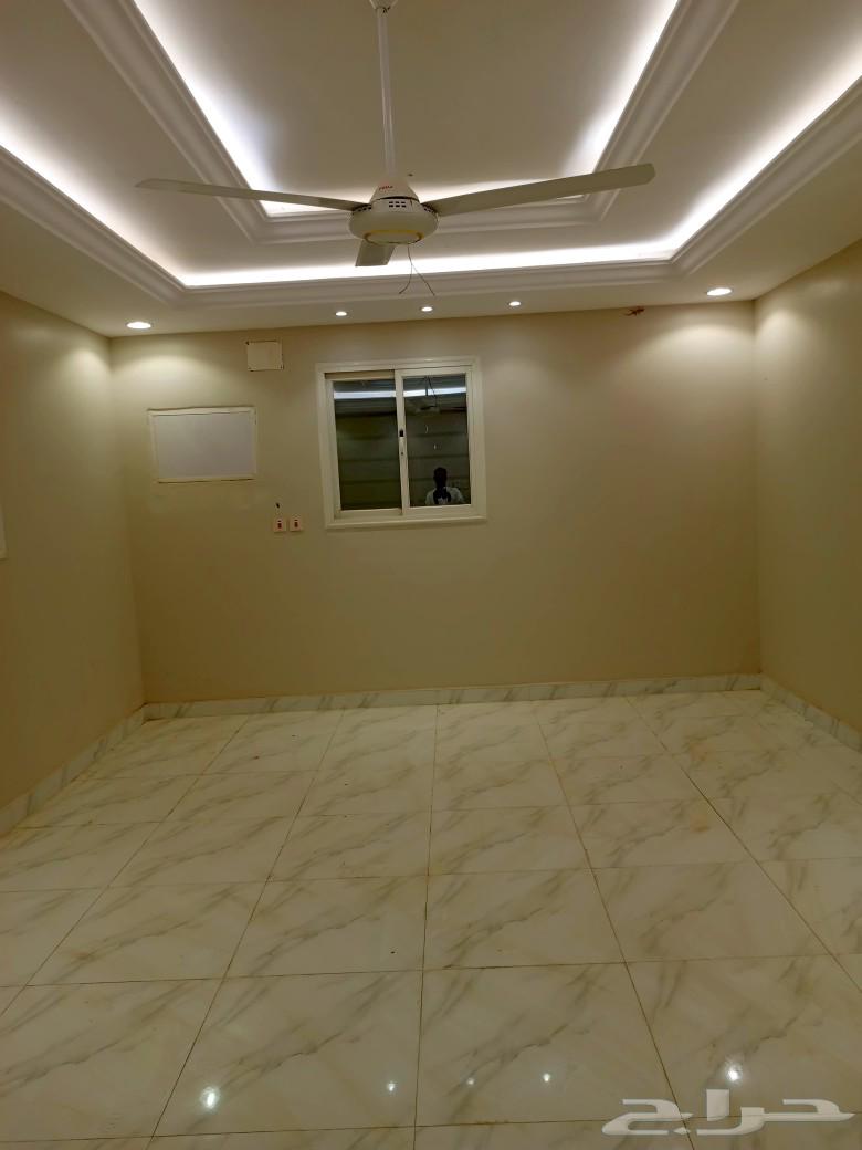 للبيع عماره دورين وملحق مدينة بارق حي أبو رماده من 900الف64240137708930112