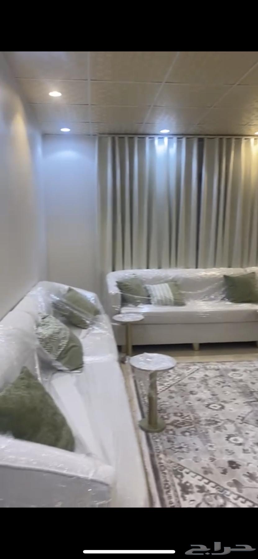 Customization of sofas, cushions, and curtains64241319631233110