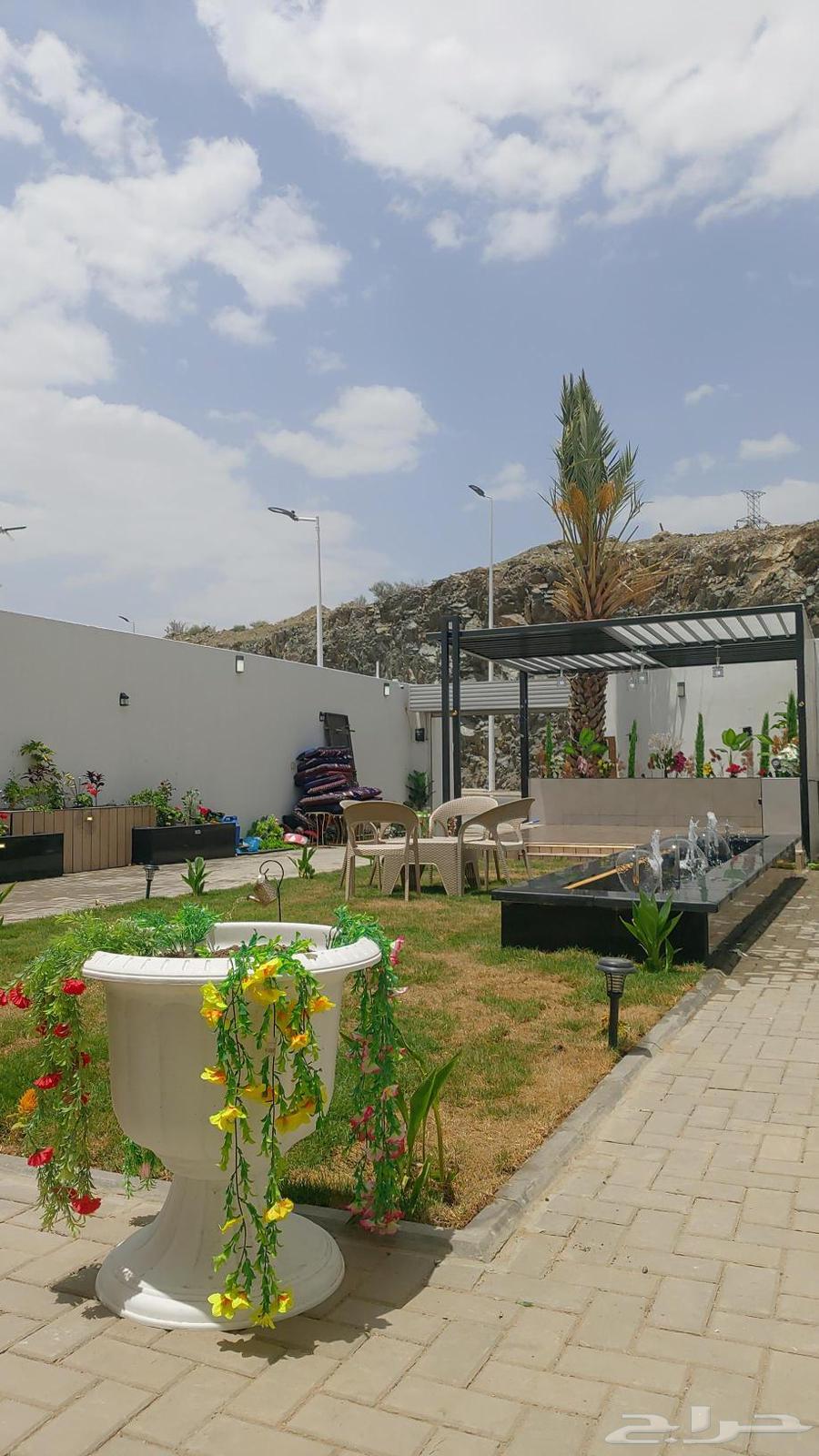 معلم ديكورات وتنسيق حدائق64241845534721113