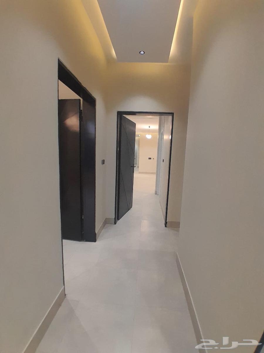 للبيع شقه دور ثاني مع سطح مستقل بالمحاله بسعر 520الف64240617485569114