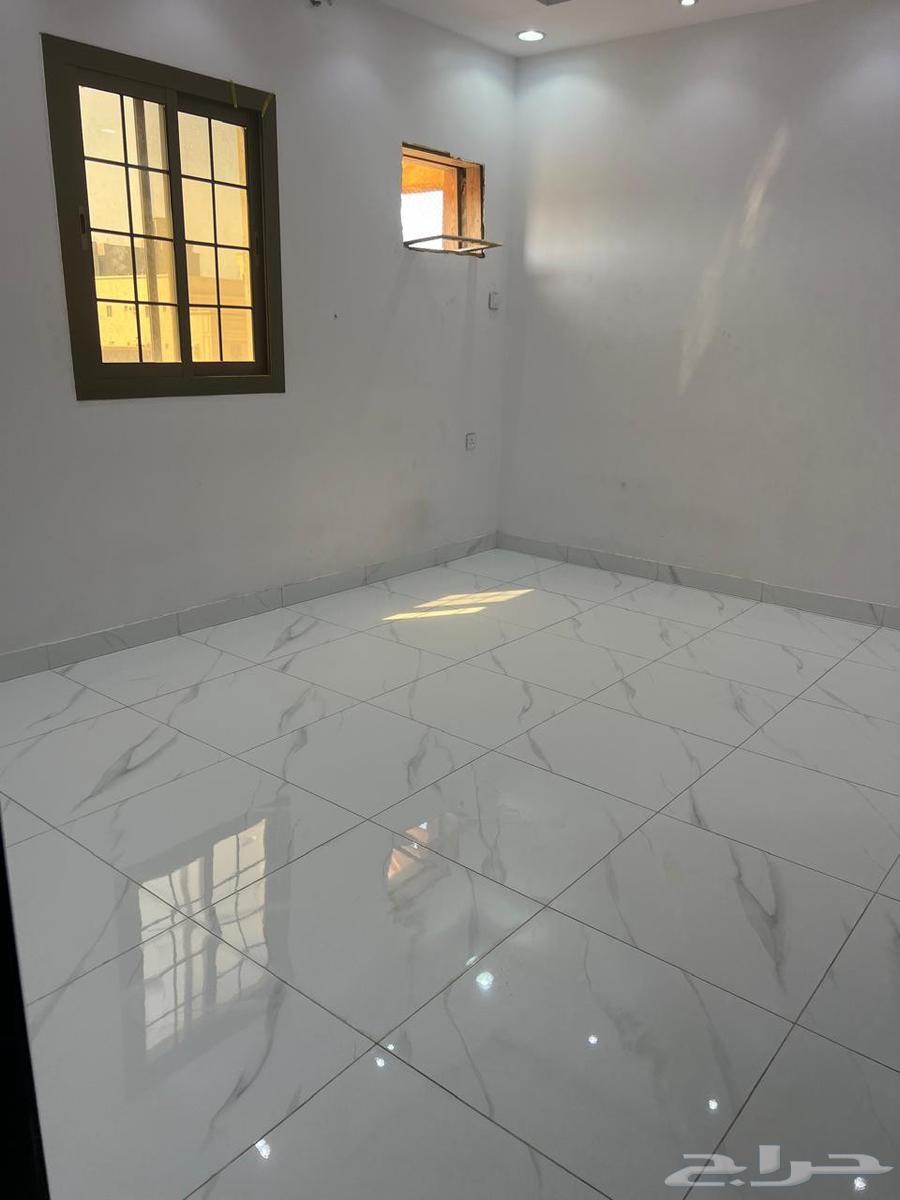 شقة 5 غرف مدخلين بالفروسية للإيجار64240449957633114