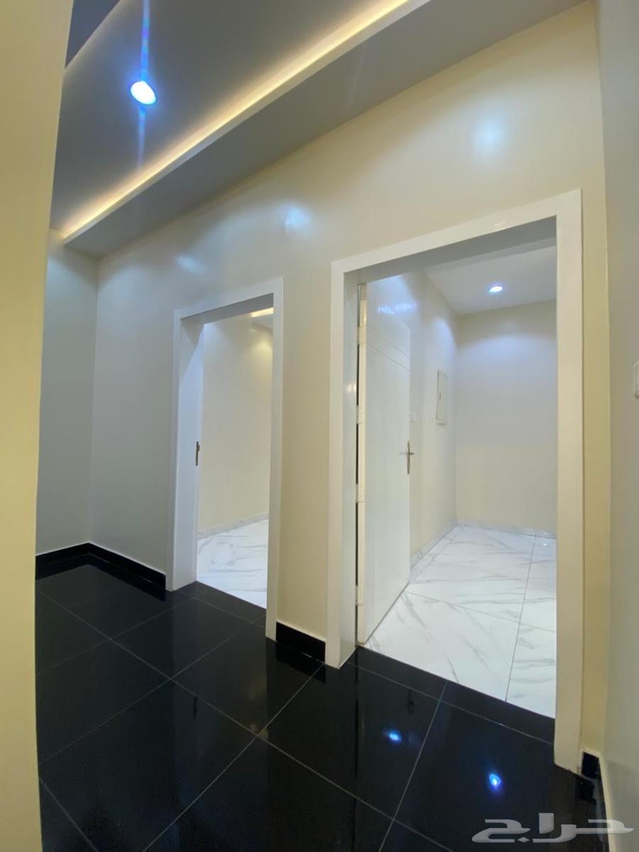 للبيع روف علوى مع ملحق خلف الالمانى من 620 الف طريق ابها64240138329219113