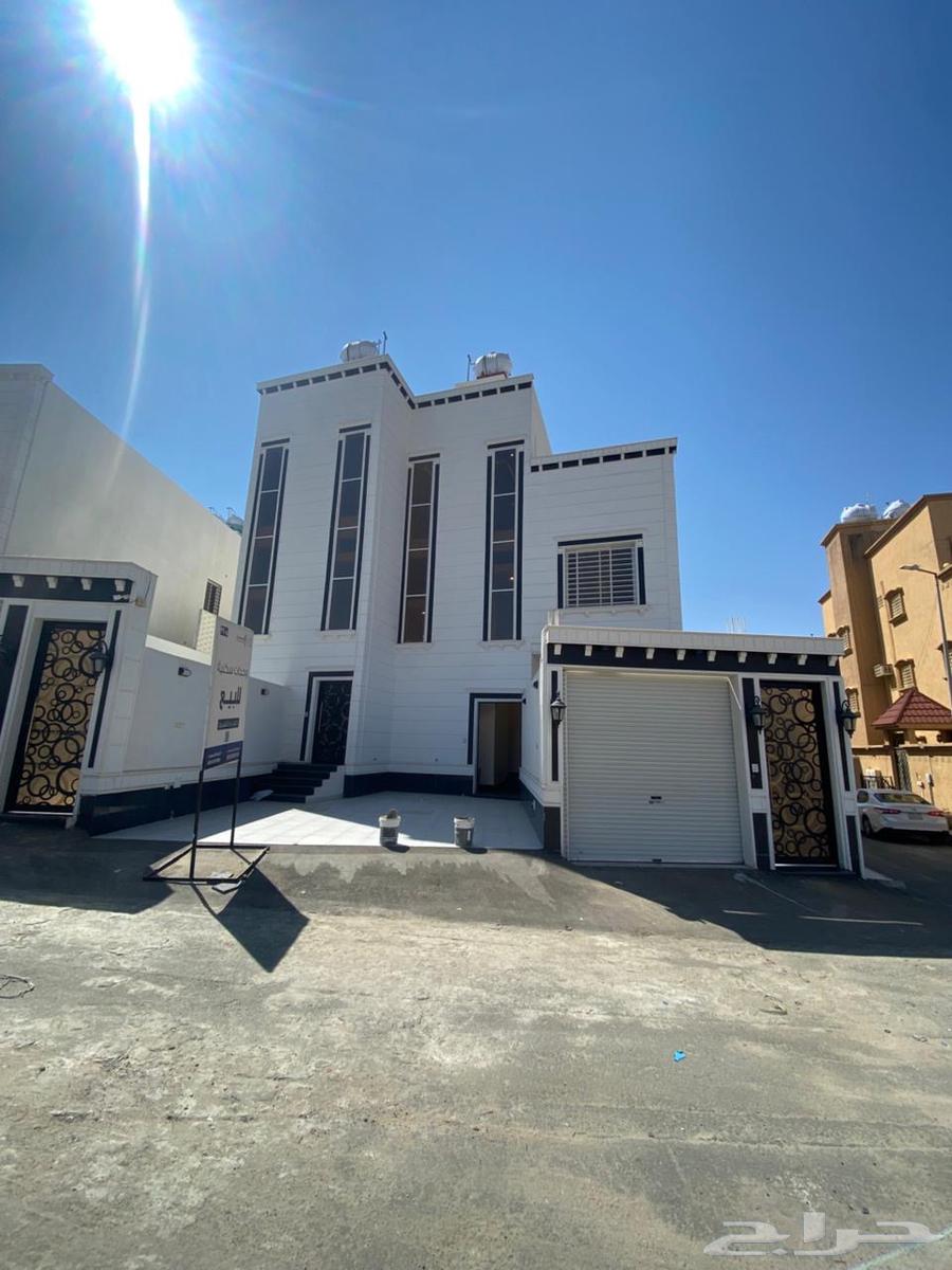 للبيع روف علوى مع ملحق خلف الالمانى من 620 الف طريق ابها64240138329219110