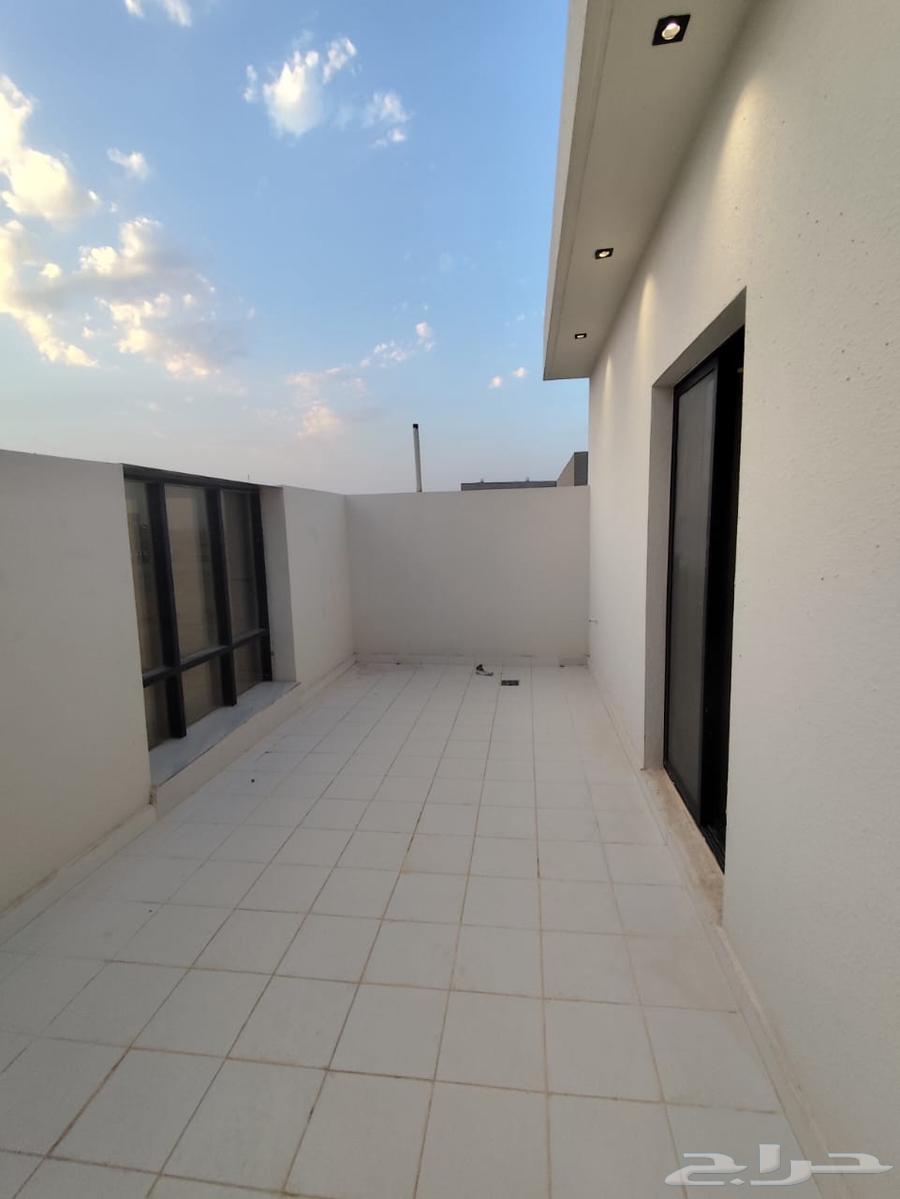 شقة دورين للبيع في حي عكاظ64240290113283113