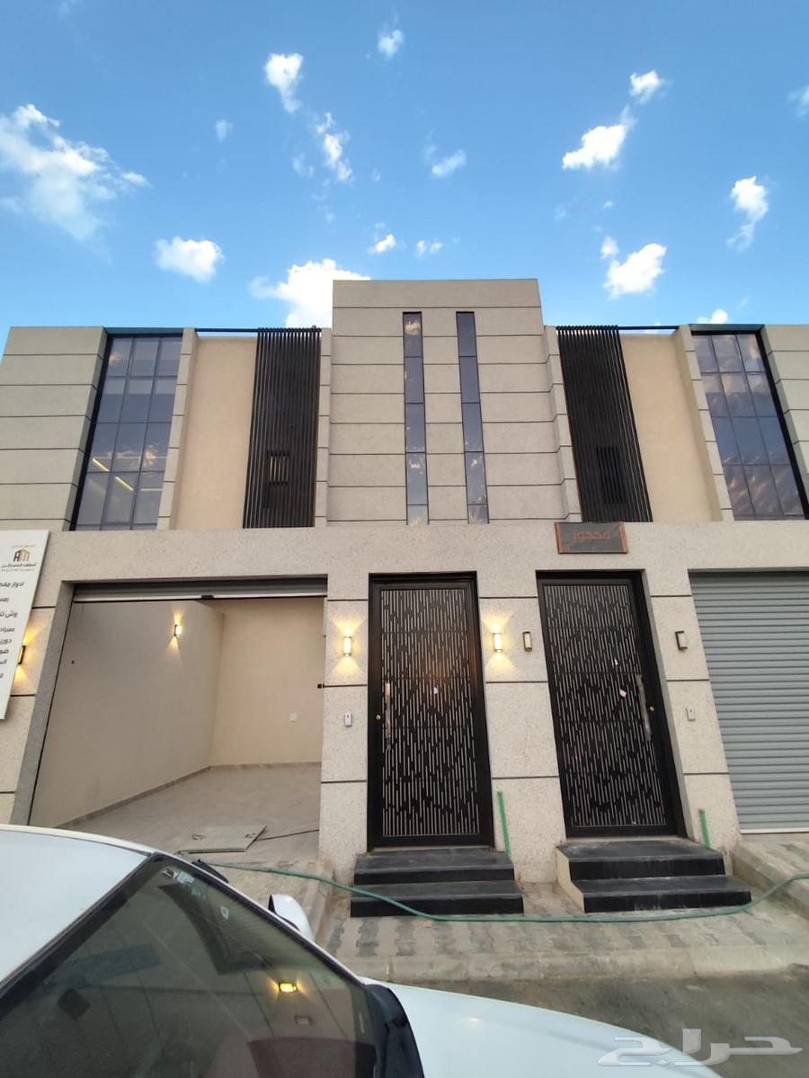 شقة دورين للبيع في حي عكاظ64240290113283110