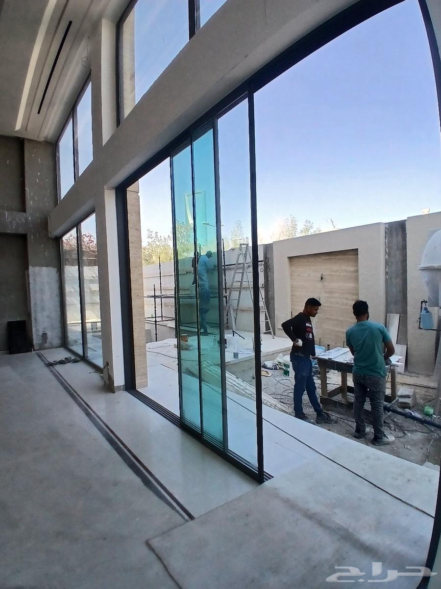 Glass measurement and installation64241146671362110
