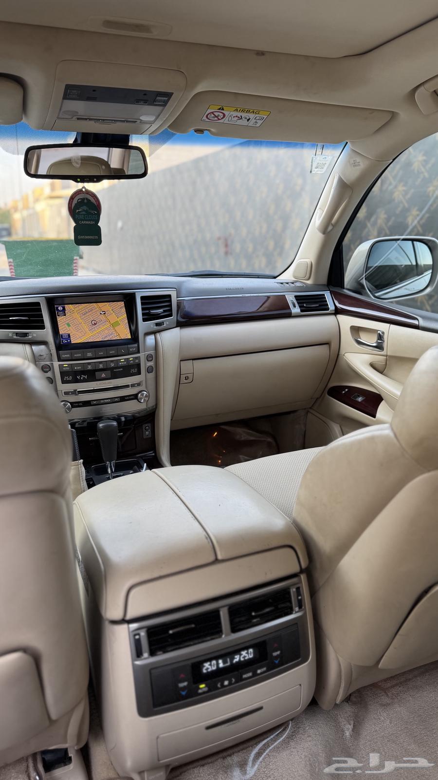 سيارة فخامة مع سائقها للتأجير اليومي64254155383171114