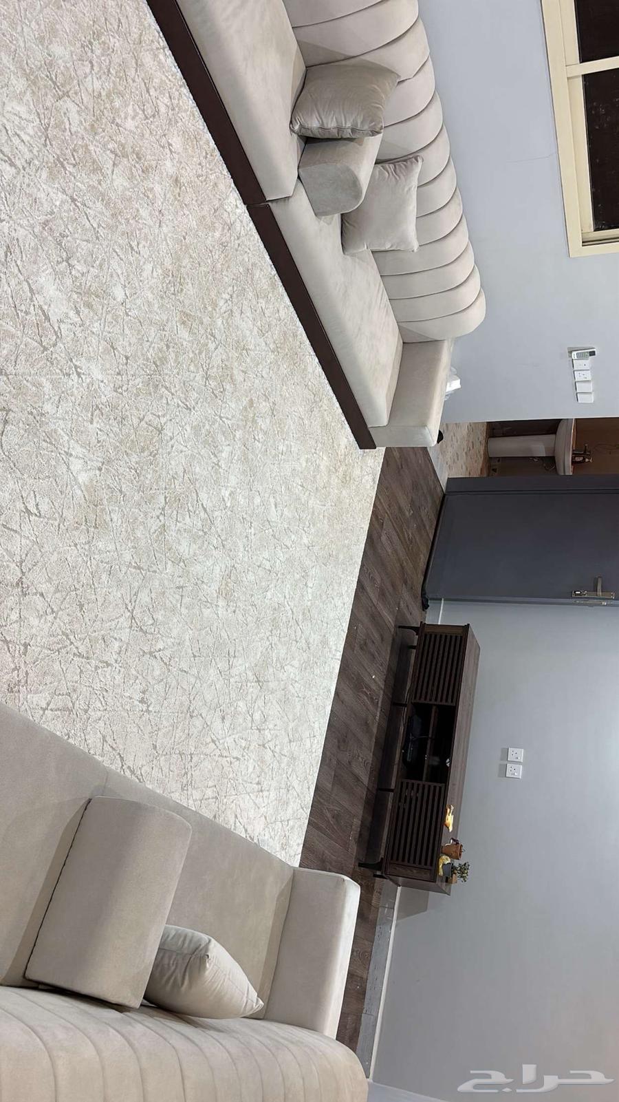 استراحه بحي الخضر للايجار باقي له 4شهور ونص مع اثاثه64254145286019114