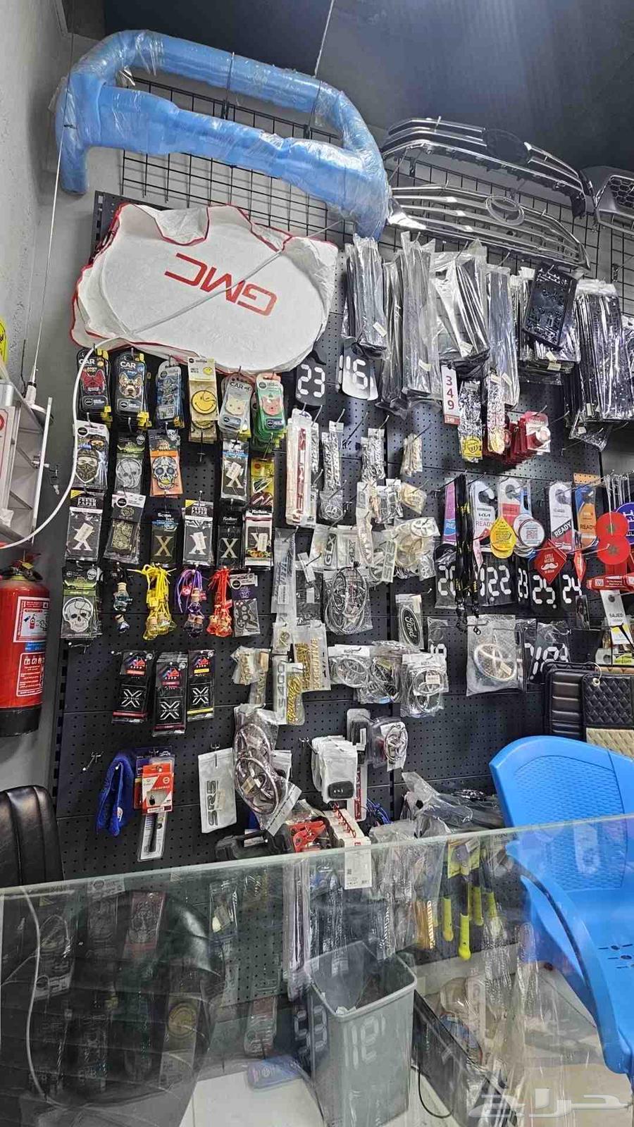 للبيع   محل زينة سيارات متكامل64249495569922112