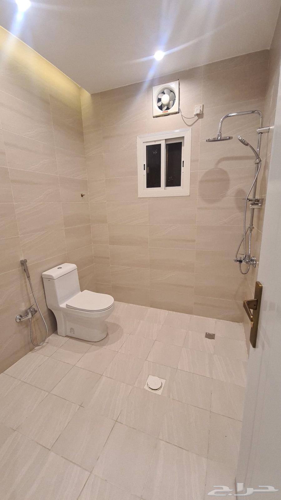 للبيع شقق تمليك جديدة فاخرة وسط الطائف شارع الجيش بناء شخصي64249713891074112