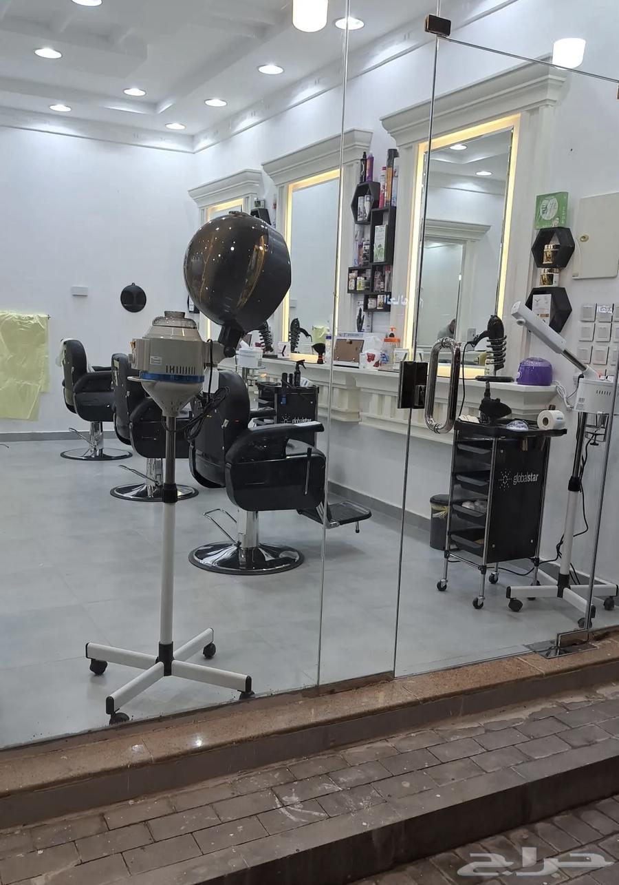 صالون حلاقة للتقبيل64253978644738112