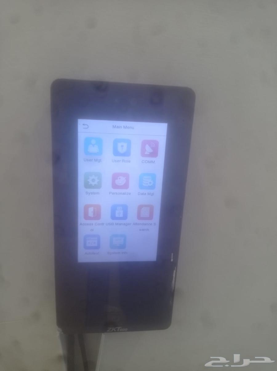 Specialist in installing smart locks and fingerprint devices64249506172802111