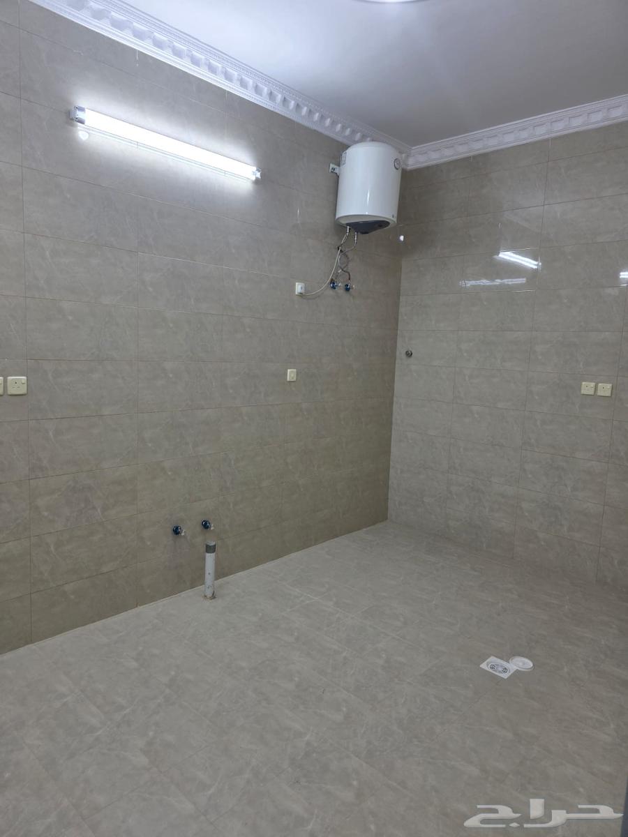 للإيجار شقة جديدة 4 غرف حي جبرة مقابل كلية السياحة بالطايف64254311224194114