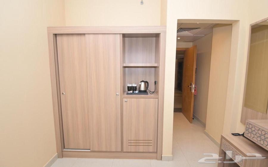 نجار فك وتركيب انواع غرف النوم والمطابخ والمكيفات والستاير64254825624835112