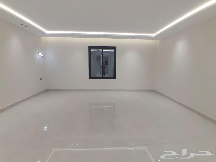 للبيع شقه دور ثاني مع سطح المصعد شغل ب550الف حي قرطبه64249713560833114