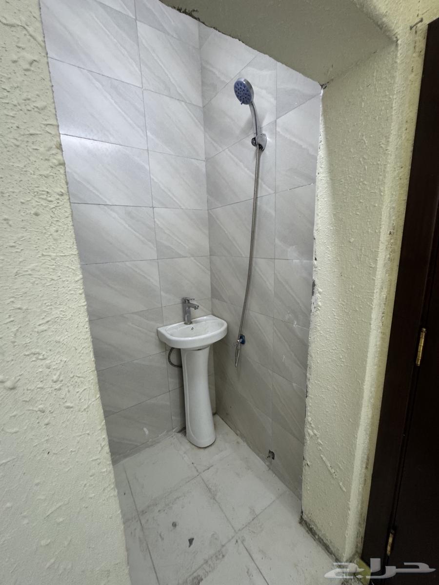 غرفة في السلامة للتاجير 900 بالشهر شامل الموية والكهرباء64531364841090112