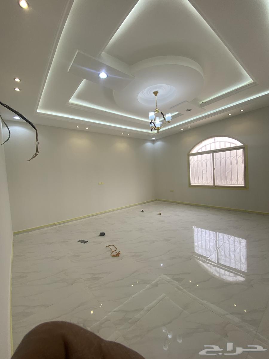 دور من ست غرف للإيجار السنوي64244823811201112