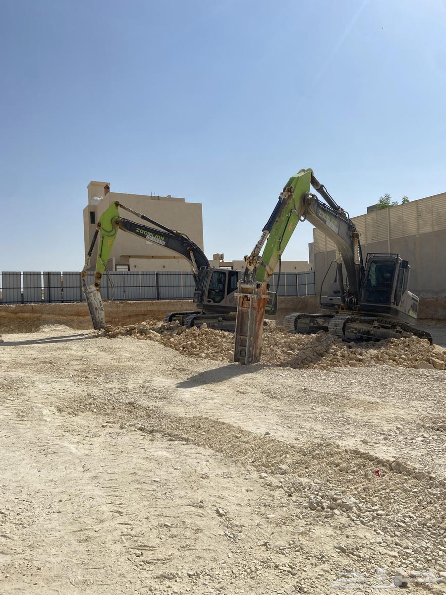 Excavation and relocation of Yucelit excavator64437693170305110